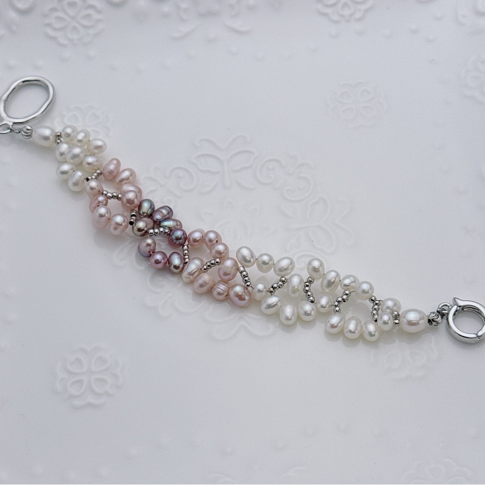 B105 Handmade Freshwater Pearl Bracelet